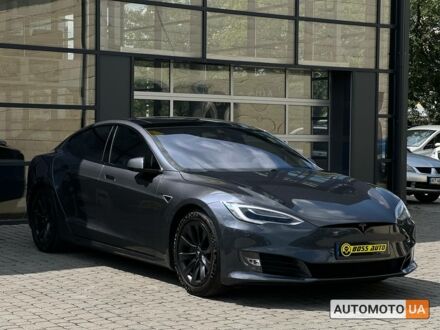 Серый Тесла Модель С, объемом двигателя 75 л и пробегом 128 тыс. км за 22200 $, фото 1 на Automoto.ua