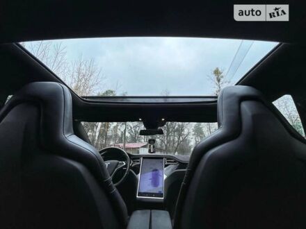 Серый Тесла Модель С, объемом двигателя 0 л и пробегом 111 тыс. км за 28999 $, фото 1 на Automoto.ua