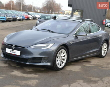 Серый Тесла Модель С, объемом двигателя 0 л и пробегом 141 тыс. км за 15999 $, фото 1 на Automoto.ua