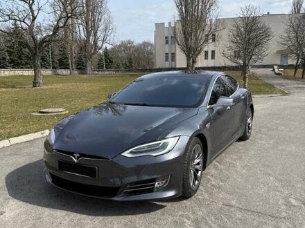 Серый Тесла Модель С, объемом двигателя 0 л и пробегом 197 тыс. км за 19500 $, фото 1 на Automoto.ua
