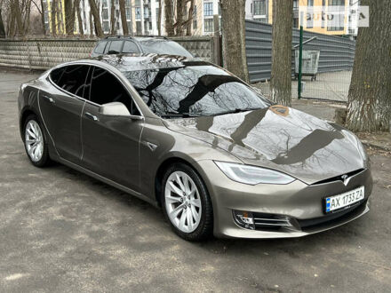 Тесла Модель С 2016 у Дніпро (Дніпропетровську) на Automoto.ua Сірий Тесла Модель С, об'ємом двигуна 0 л та пробігом 133 тис. км за 21000 $, фото 1 на Automoto.ua