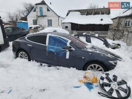 Сірий Тесла Модель С, об'ємом двигуна 0 л та пробігом 210 тис. км за 9950 $, фото 1 на Automoto.ua