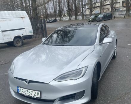 Серый Тесла Модель С, объемом двигателя 0 л и пробегом 200 тыс. км за 13500 $, фото 1 на Automoto.ua