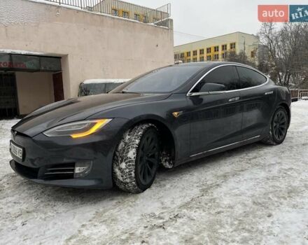 Серый Тесла Модель С, объемом двигателя 0 л и пробегом 194 тыс. км за 17999 $, фото 1 на Automoto.ua