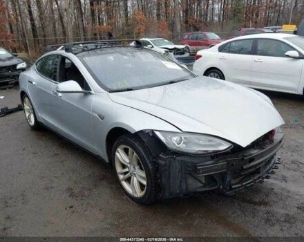 Серый Тесла Модель С, объемом двигателя 0 л и пробегом 246 тыс. км за 9650 $, фото 1 на Automoto.ua