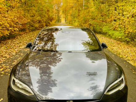 Серый Тесла Модель С, объемом двигателя 0 л и пробегом 190 тыс. км за 15500 $, фото 1 на Automoto.ua