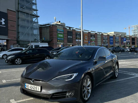 Тесла Модель С 2016 в Львове на Automoto.ua Серый Тесла Модель С, объемом двигателя 0 л и пробегом 98 тыс. км за 26500 $, фото 1 на Automoto.ua
