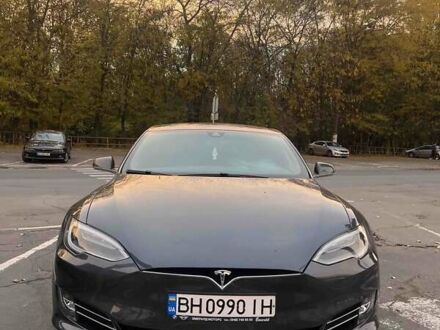Серый Тесла Модель С, объемом двигателя 0 л и пробегом 100 тыс. км за 11000 $, фото 1 на Automoto.ua