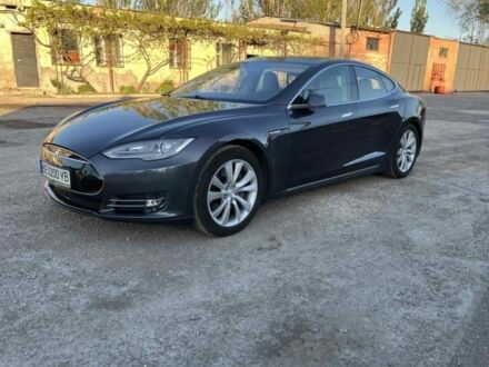 Серый Тесла Модель С, объемом двигателя 0 л и пробегом 164 тыс. км за 484 $, фото 1 на Automoto.ua