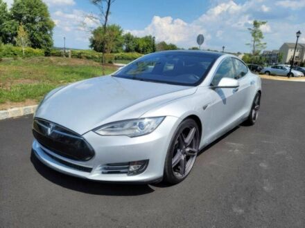 Тесла Модель С 2016 в Львове на Automoto.ua Серый Тесла Модель С, объемом двигателя 0 л и пробегом 107 тыс. км за 13700 $, фото 1 на Automoto.ua