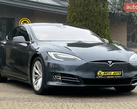 Серый Тесла Модель С, объемом двигателя 0 л и пробегом 150 тыс. км за 20999 $, фото 1 на Automoto.ua