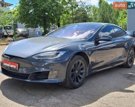 Сірий Тесла Модель С, об'ємом двигуна 0 л та пробігом 222 тис. км за 9999 $, фото 1 на Automoto.ua