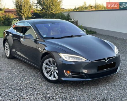 Серый Тесла Модель С, объемом двигателя 0 л и пробегом 165 тыс. км за 15500 $, фото 1 на Automoto.ua