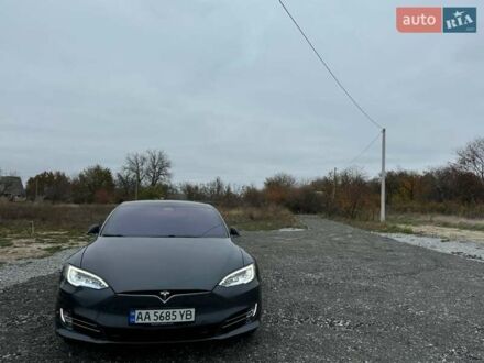 Тесла Модель С 2017 в Киеве на Automoto.ua Серый Тесла Модель С, объемом двигателя 0 л и пробегом 124 тыс. км за 27000 $, фото 1 на Automoto.ua
