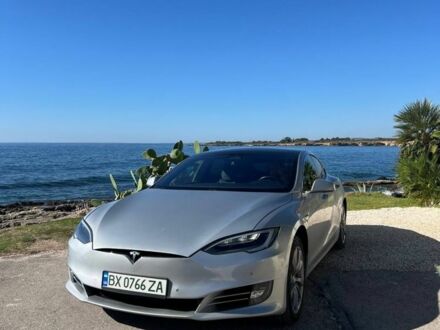 Серый Тесла Модель С, объемом двигателя 0 л и пробегом 124 тыс. км за 19900 $, фото 1 на Automoto.ua