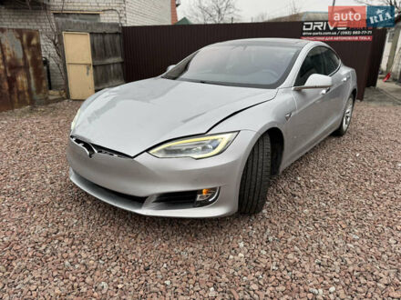 Тесла Модель С 2017 у Києві на Automoto.ua Сірий Тесла Модель С, об'ємом двигуна 0 л та пробігом 154 тис. км за 12499 $, фото 1 на Automoto.ua