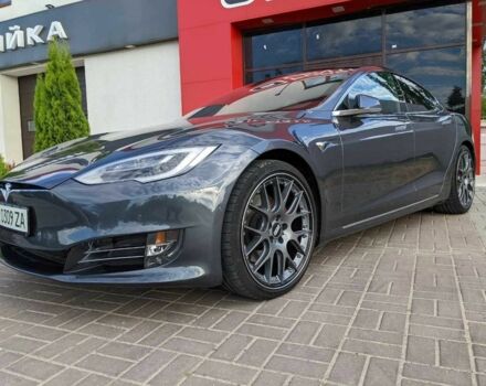 Серый Тесла Модель С, объемом двигателя 0 л и пробегом 69 тыс. км за 46000 $, фото 1 на Automoto.ua