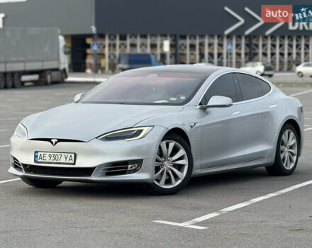 Серый Тесла Модель С, объемом двигателя 0 л и пробегом 148 тыс. км за 17350 $, фото 1 на Automoto.ua