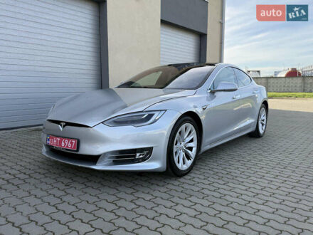 Серый Тесла Модель С, объемом двигателя 0 л и пробегом 132 тыс. км за 17200 $, фото 1 на Automoto.ua