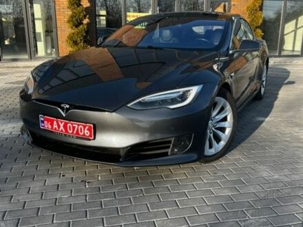 Серый Тесла Модель С, объемом двигателя 0 л и пробегом 121 тыс. км за 20500 $, фото 1 на Automoto.ua
