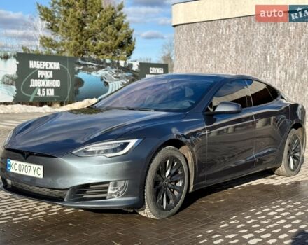 Серый Тесла Модель С, объемом двигателя 0 л и пробегом 203 тыс. км за 15900 $, фото 1 на Automoto.ua