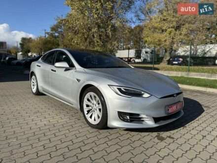 Серый Тесла Модель С, объемом двигателя 0 л и пробегом 151 тыс. км за 17500 $, фото 1 на Automoto.ua