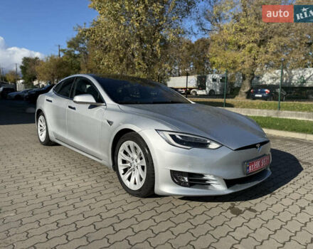 Серый Тесла Модель С, объемом двигателя 0 л и пробегом 151 тыс. км за 17500 $, фото 1 на Automoto.ua