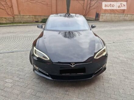 Серый Тесла Модель С, объемом двигателя 0 л и пробегом 55 тыс. км за 41500 $, фото 1 на Automoto.ua