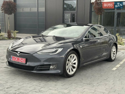 Тесла Модель С 2017 в Львове на Automoto.ua Серый Тесла Модель С, объемом двигателя 0 л и пробегом 132 тыс. км за 18400 $, фото 1 на Automoto.ua