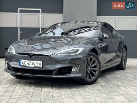 Тесла Модель С 2017 у Луцьку на Automoto.ua Сірий Тесла Модель С, об'ємом двигуна 0 л та пробігом 66 тис. км за 21500 $, фото 1 на Automoto.ua