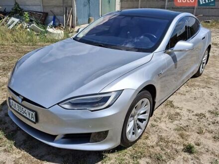 Тесла Модель С 2017 в Черкассах на Automoto.ua Серый Тесла Модель С, объемом двигателя 0 л и пробегом 67 тыс. км за 19900 $, фото 1 на Automoto.ua
