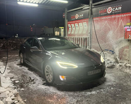 Серый Тесла Модель С, объемом двигателя 0 л и пробегом 160 тыс. км за 18500 $, фото 1 на Automoto.ua