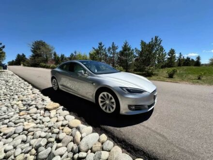 Сірий Тесла Модель С, об'ємом двигуна 0 л та пробігом 105 тис. км за 15000 $, фото 1 на Automoto.ua