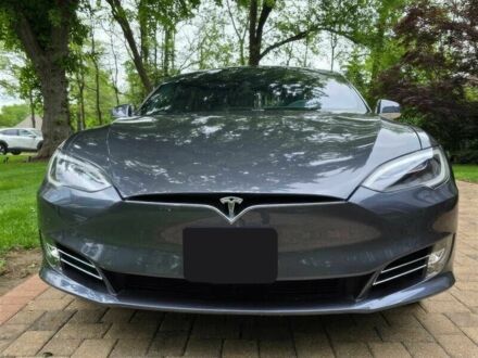 Тесла Модель С 2017 в Ужгороде на Automoto.ua Серый Тесла Модель С, объемом двигателя 0 л и пробегом 60 тыс. км за 15000 $, фото 1 на Automoto.ua