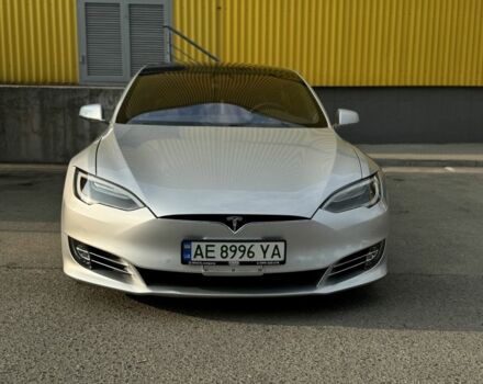 Серый Тесла Модель С, объемом двигателя 0 л и пробегом 73 тыс. км за 18200 $, фото 1 на Automoto.ua