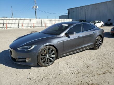 Тесла Модель С 2017 в Львове на Automoto.ua Серый Тесла Модель С, объемом двигателя 0 л и пробегом 196 тыс. км за 14499 $, фото 1 на Automoto.ua