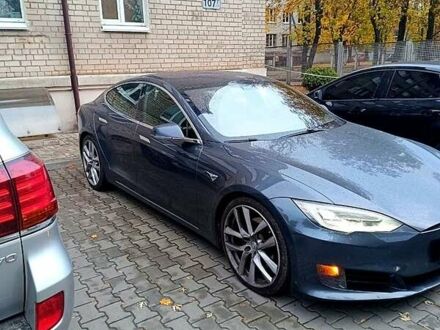Серый Тесла Модель С, объемом двигателя 0 л и пробегом 109 тыс. км за 19500 $, фото 1 на Automoto.ua