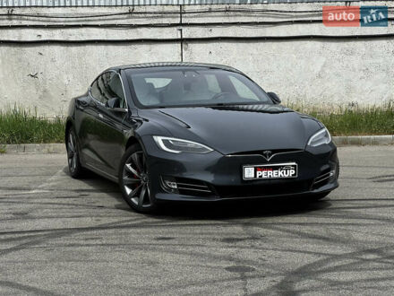Тесла Модель С 2017 у Києві на Automoto.ua Сірий Тесла Модель С, об'ємом двигуна 0 л та пробігом 95 тис. км за 19799 $, фото 1 на Automoto.ua