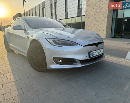 Серый Тесла Модель С, объемом двигателя 0 л и пробегом 86 тыс. км за 22700 $, фото 1 на Automoto.ua