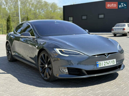 Тесла Модель С 2017 в Кременчуге на Automoto.ua Серый Тесла Модель С, объемом двигателя 0 л и пробегом 14 тыс. км за 25000 $, фото 1 на Automoto.ua