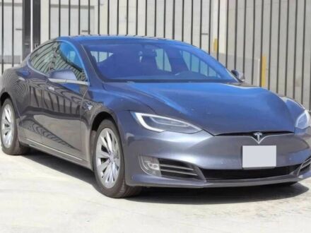 Тесла Модель С 2018 в Одессе на Automoto.ua Серый Тесла Модель С, объемом двигателя 0 л и пробегом 70 тыс. км за 19400 $, фото 1 на Automoto.ua