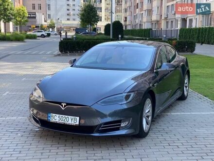 Тесла Модель С 2018 в Львове на Automoto.ua Серый Тесла Модель С, объемом двигателя 0 л и пробегом 72 тыс. км за 33000 $, фото 1 на Automoto.ua