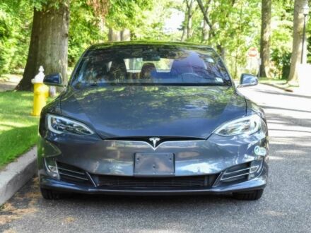 Тесла Модель С 2018 в Полтаве на Automoto.ua Серый Тесла Модель С, объемом двигателя 0 л и пробегом 65 тыс. км за 11500 $, фото 1 на Automoto.ua