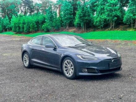Тесла Модель С 2018 в Черновцах на Automoto.ua Серый Тесла Модель С, объемом двигателя 0 л и пробегом 76 тыс. км за 4400 $, фото 1 на Automoto.ua