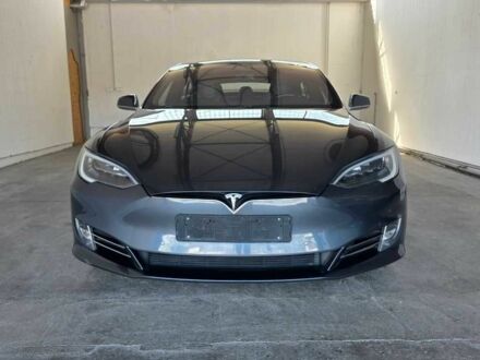 Тесла Модель С 2018 в Киеве на Automoto.ua Серый Тесла Модель С, объемом двигателя 0 л и пробегом 100 тыс. км за 13800 $, фото 1 на Automoto.ua