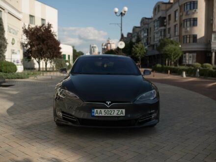 Серый Тесла Модель С, объемом двигателя 0 л и пробегом 61 тыс. км за 29999 $, фото 1 на Automoto.ua