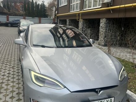 Тесла Модель С 2018 у Києві на Automoto.ua Сірий Тесла Модель С, об'ємом двигуна 0 л та пробігом 124 тис. км за 19700 $, фото 1 на Automoto.ua