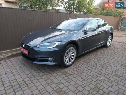 Тесла Модель С 2018 в Львове на Automoto.ua Серый Тесла Модель С, объемом двигателя 0 л и пробегом 107 тыс. км за 18600 $, фото 1 на Automoto.ua