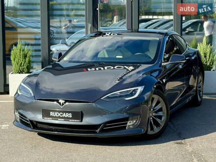 Тесла Модель С 2018 у Кременчуге на Automoto.ua Сірий Тесла Модель С, об'ємом двигуна 0 л та пробігом 193 тис. км за 20999 $, фото 1 на Automoto.ua