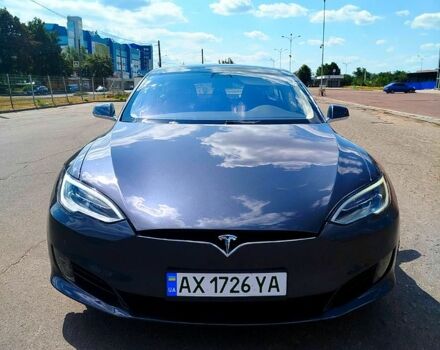 Серый Тесла Модель С, объемом двигателя 0 л и пробегом 65 тыс. км за 25600 $, фото 1 на Automoto.ua